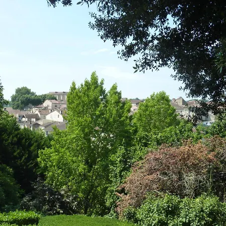 Bed & Breakfast Beaux Chenes Nerac