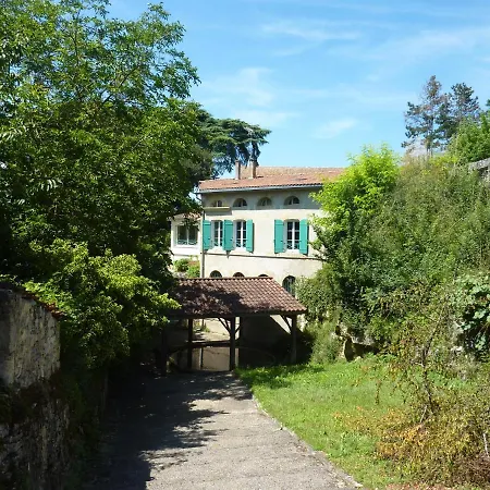 Beaux Chenes Bed & Breakfast Nerac
