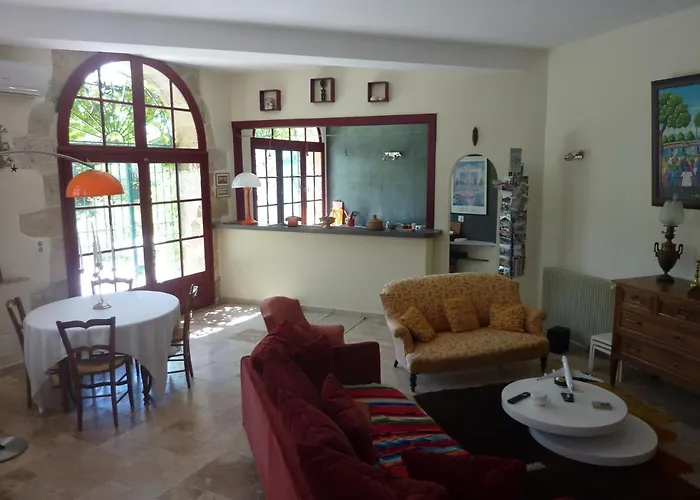 Beaux Chenes Bed and breakfast